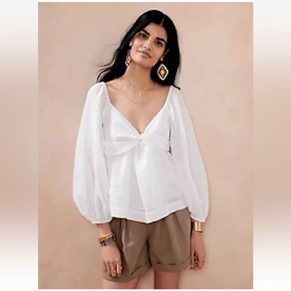 Banana Republic White V-Neck Blouse